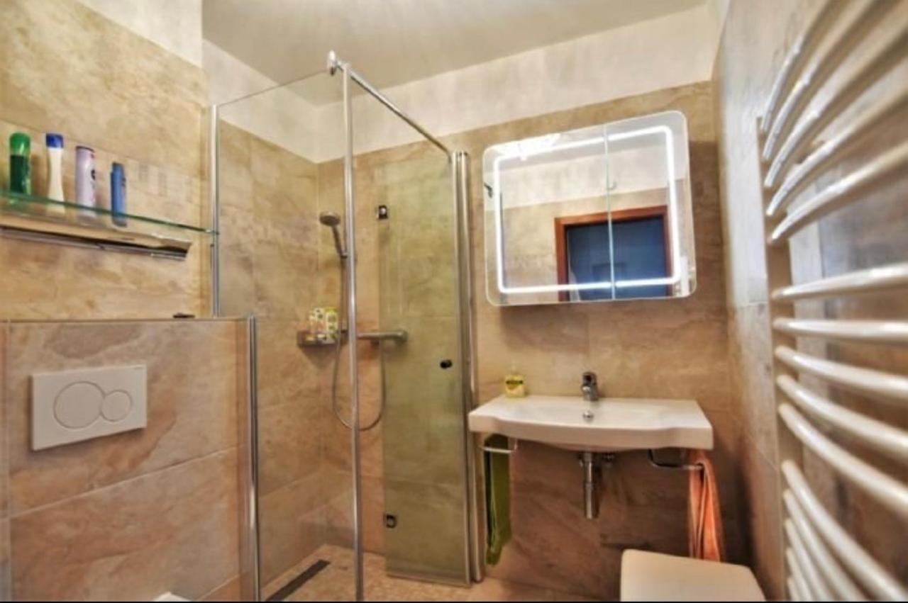 Min Oeoemrang Lun Apartment